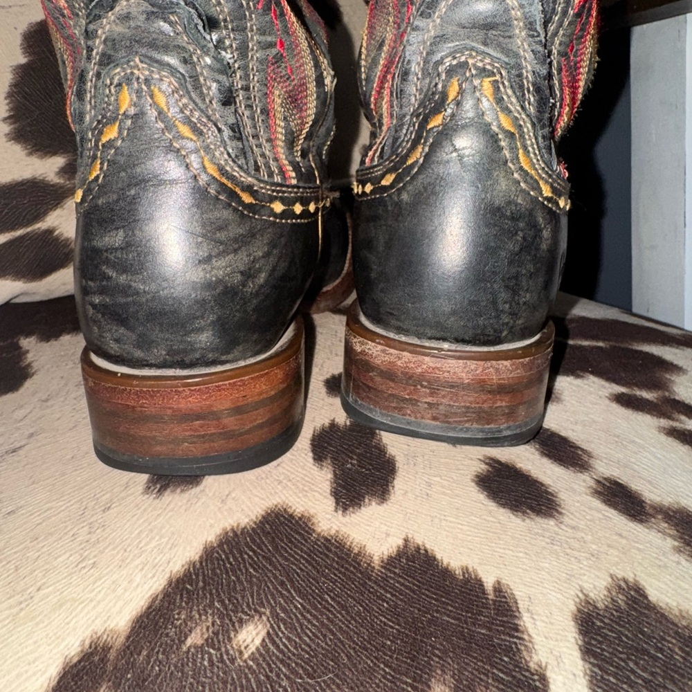 Ariat Black and Red Women’s Cowboy Boots - Picture 5 of 16